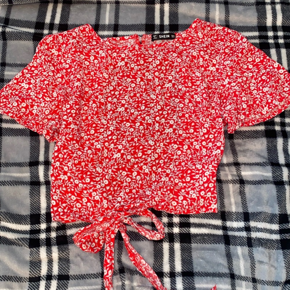 SHEIN Crop Top
